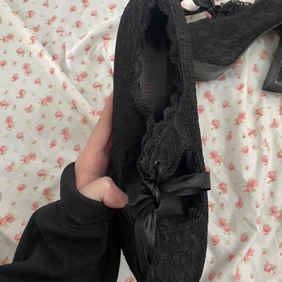 SOLD - Picture 3 of 6